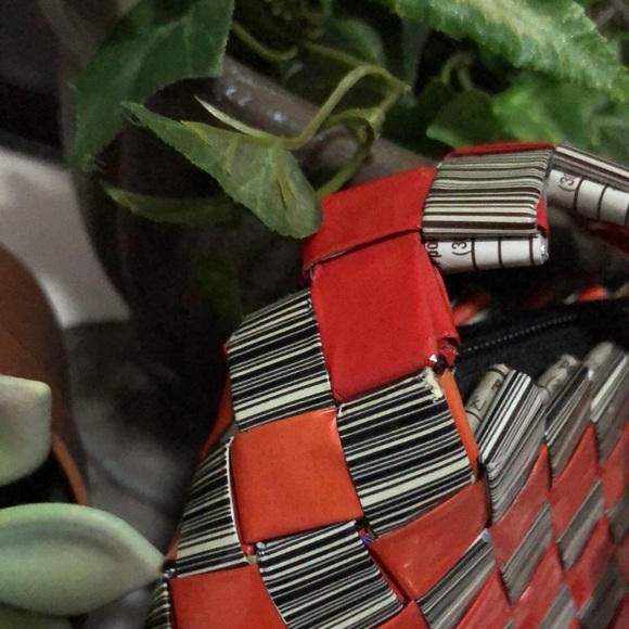 Recycled “Wrapper” Shoulder Bag-Red&Black-EUC - Picture 4 of 14